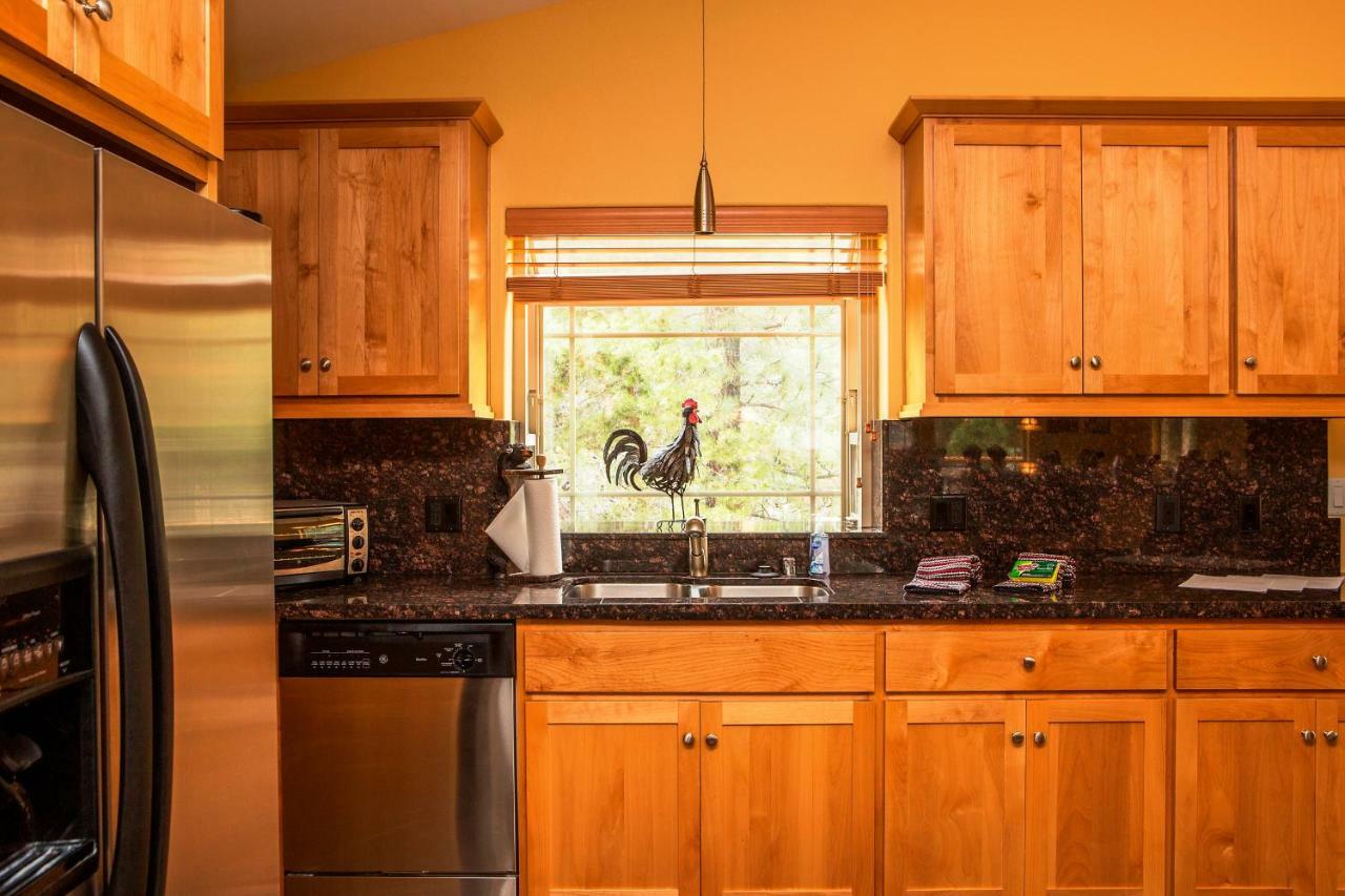 5-Star Luxury Tahoe Cabin! Great Location! Pool Table!Darts! Poker! Ping Pong! Games! サウス・レイクタホ エクステリア 写真