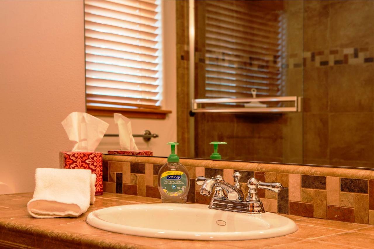 5-Star Luxury Tahoe Cabin! Great Location! Pool Table!Darts! Poker! Ping Pong! Games! サウス・レイクタホ エクステリア 写真